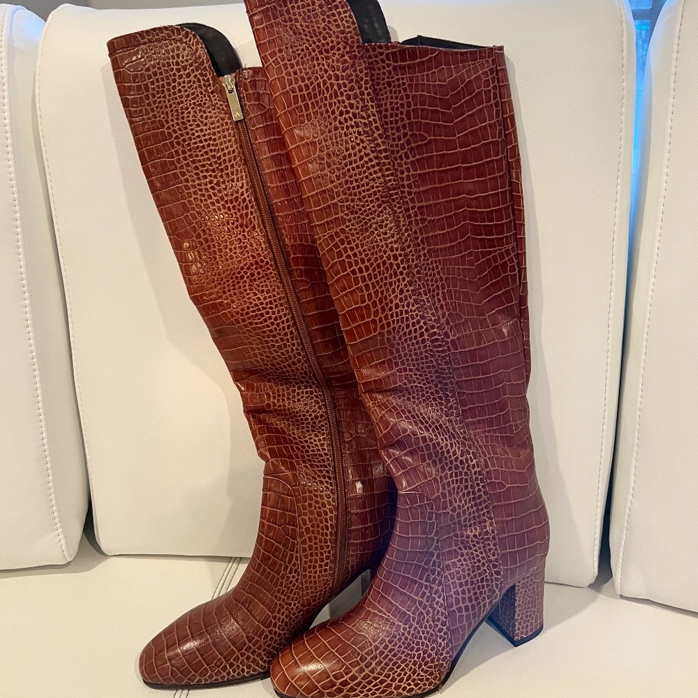 Aquatania. Knee High Textured leather boots. NWOB